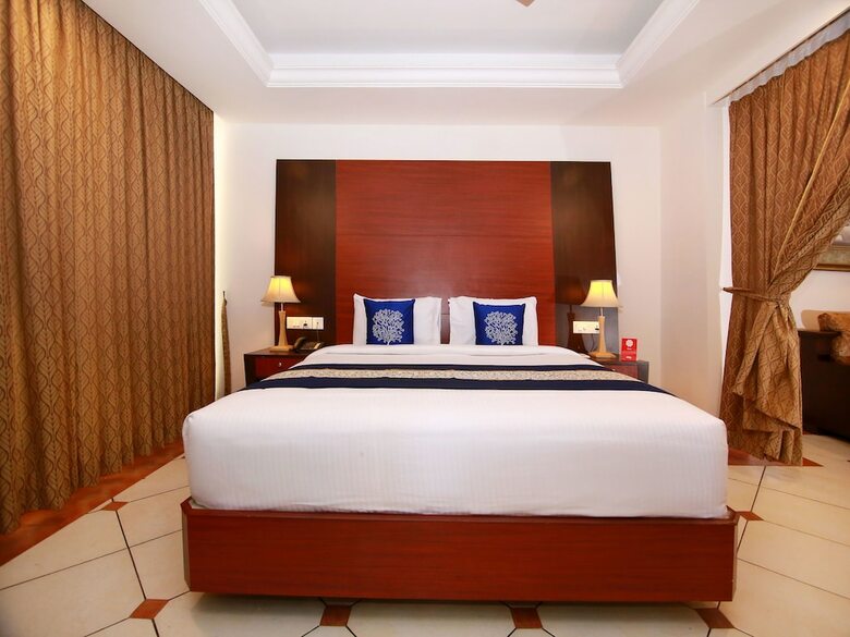 Hotel Emarald Hotel