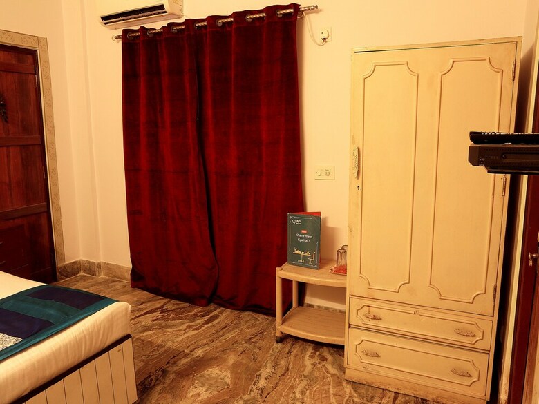 Hotel Oyo 3634 Apartment Rk Hospitality
