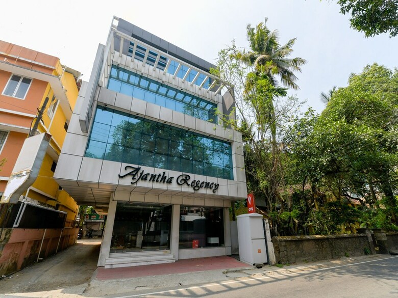 Hotel Oyo 7188 Ajantha Regency