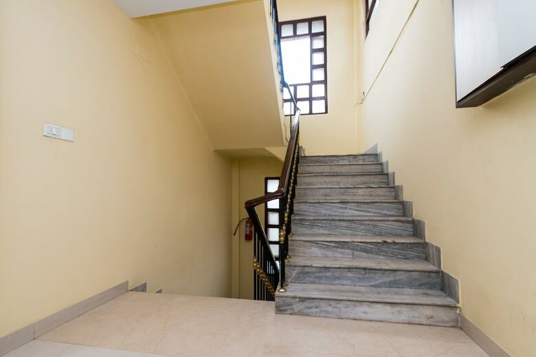 Oyo 4621 Hotel Camac Plaza