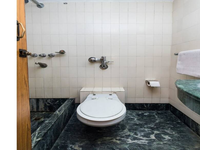 Oyo 4621 Hotel Camac Plaza