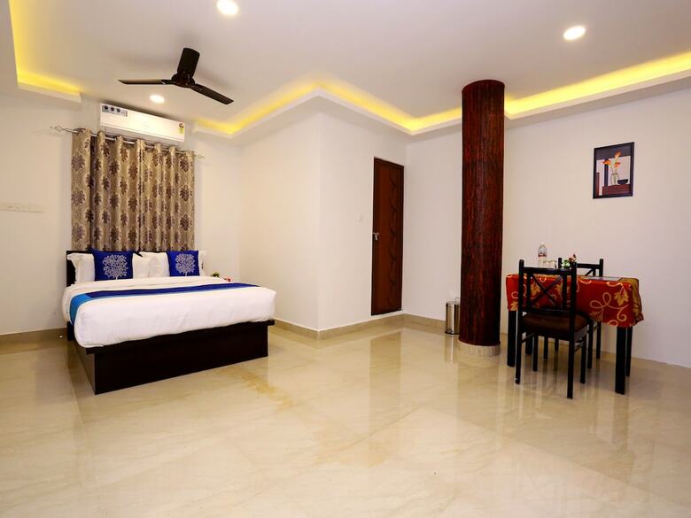 Oyo 9620 Hotel Emza Residency