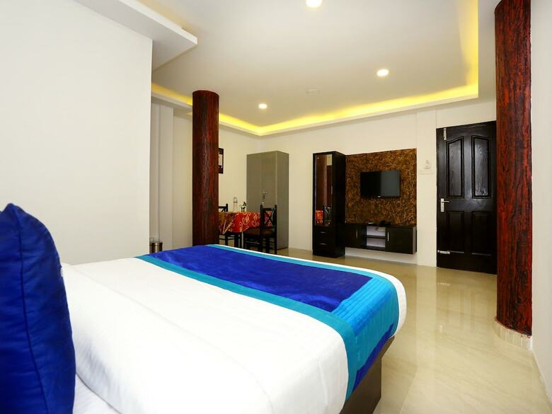 Oyo 9620 Hotel Emza Residency