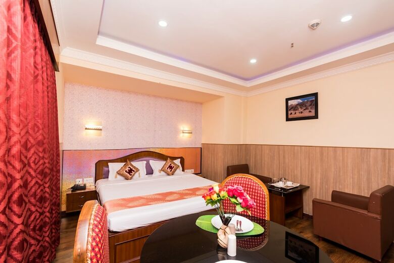 Hotel Oyo 867 Marina