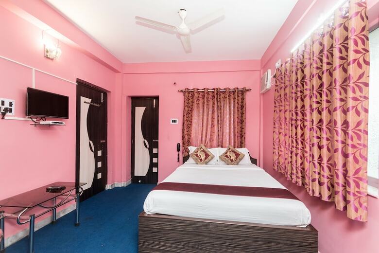 Hotel Oyo 9312 Bharat Apartment