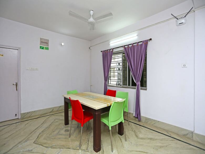 Hotel Oyo 9980 Violet Guest House