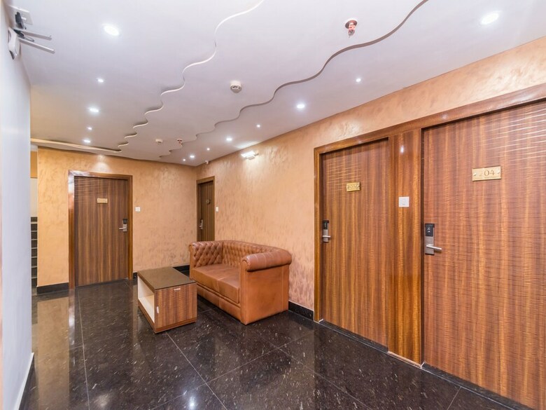 Hotel Oyo 9390 Golden Afreen