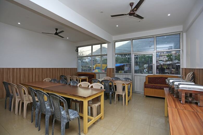 Oyo 5239 Hotel Satya Shree