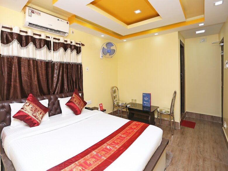 Oyo 9975 Hotel Asmeet