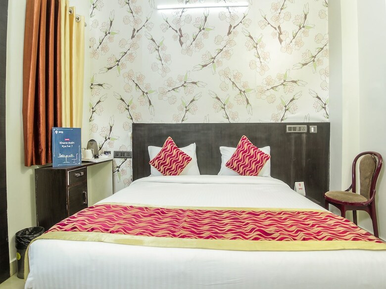 Oyo 8680 Hotel Vaishnavi Inn