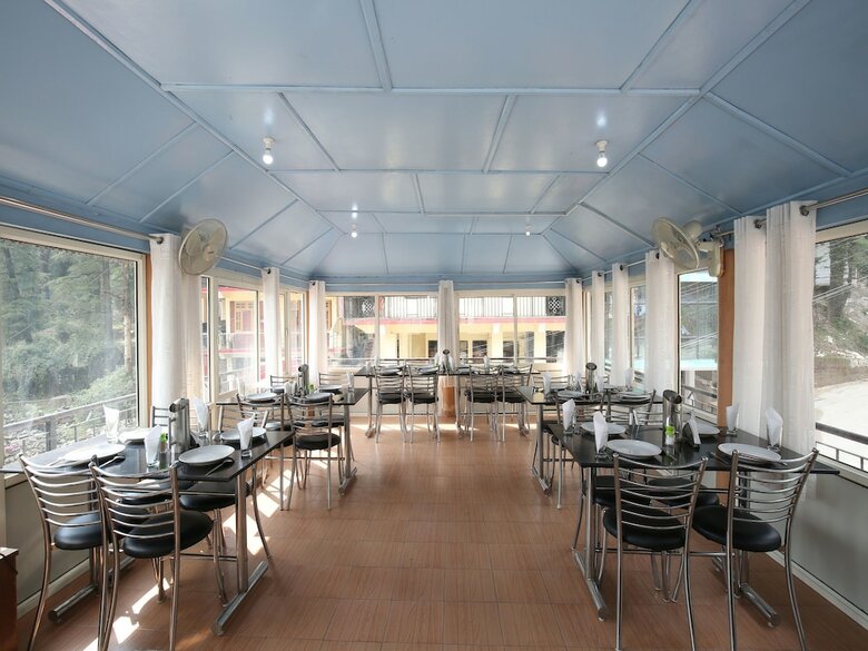 Oyo 9942 Hotel Ravine