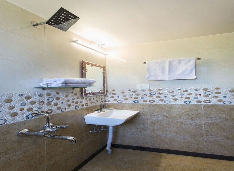 Oyo 9566 Hotel Jk Excellency
