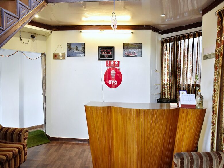 Oyo 3506 Hotel Him Shakti