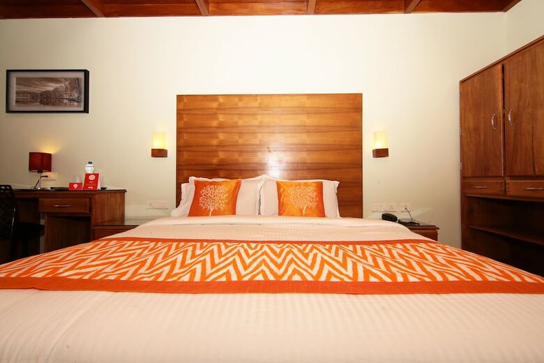Oyo 2158 Hotel Sn
