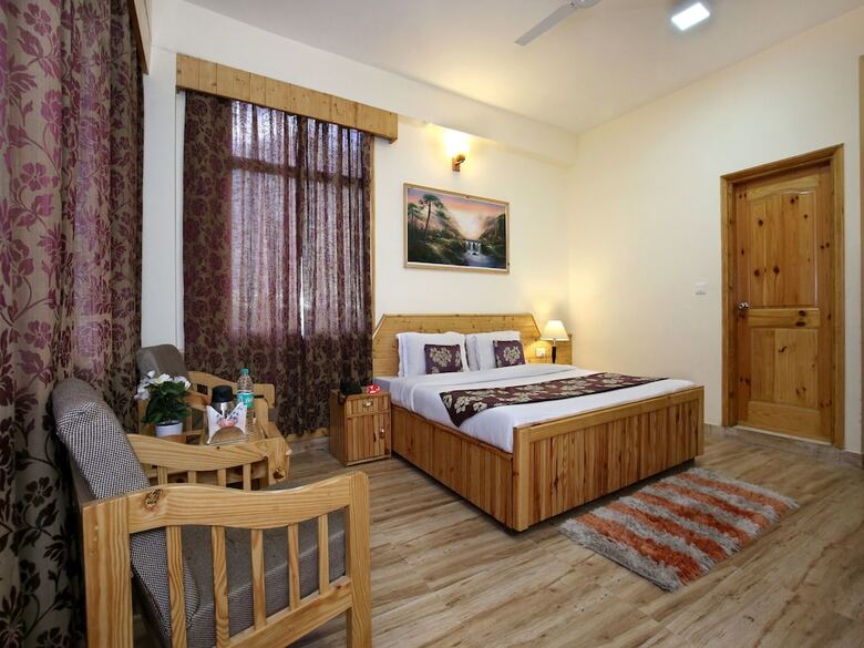 Hotel Oyo 9995 Manali Plaza