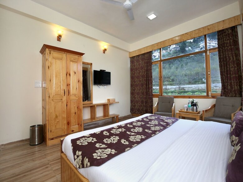 Hotel Oyo 9995 Manali Plaza