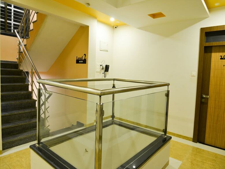 Oyo 3776 Hotel Midtown Inn