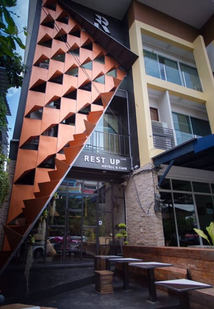 Hostal Rest Up Hostel At Nimmanhemin By Hjz