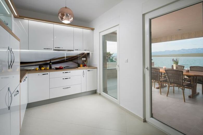 Apartments Malibu Royal