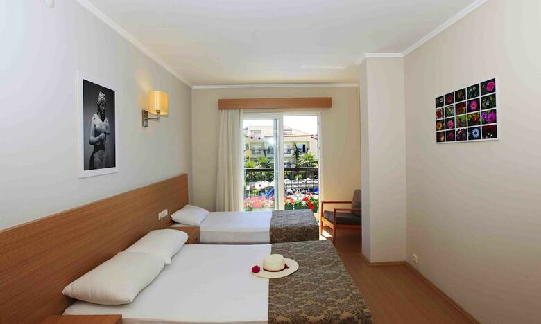 Sun City Apartments & Hotel