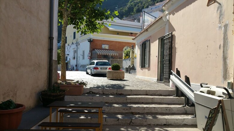 Amalfi Hills Country Hotel