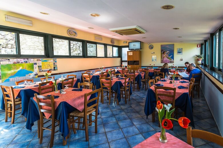 Amalfi Hills Country Hotel