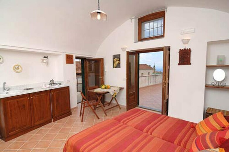Amalfi Hills Country Hotel