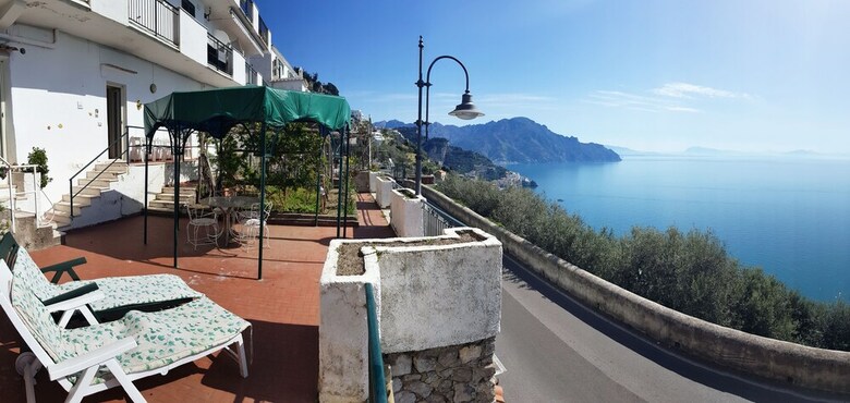 Amalfi Hills Country Hotel