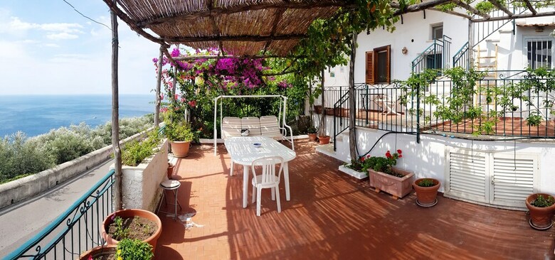Amalfi Hills Country Hotel