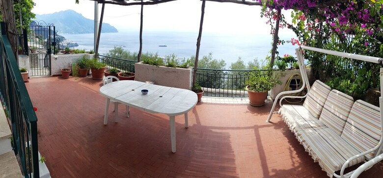 Amalfi Hills Country Hotel