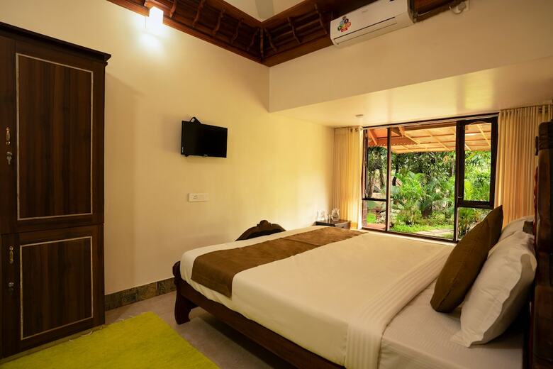 Hotel Neelambari Ecotourism