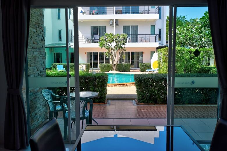 Hotel Pool Access 89 At Rawai