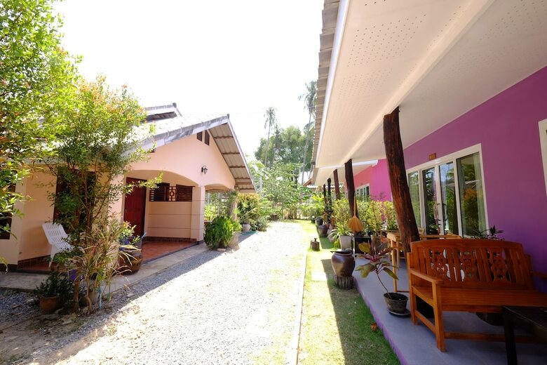 Hotel Bulan Bungalow Lanta