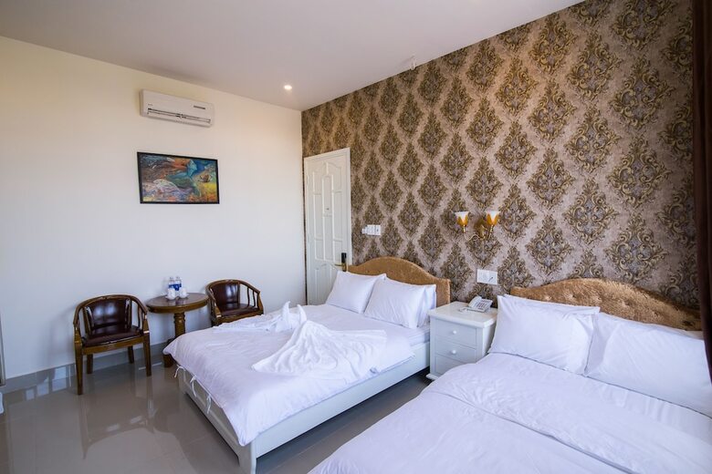 Royal Hotel
