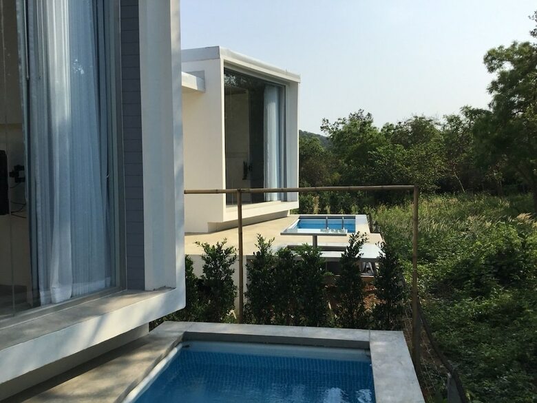 Hotel Nomad