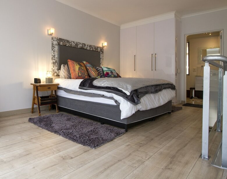 Aparthotel Trendy 1-br City Center Apt