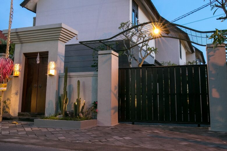Hotel Arimanu Guest House
