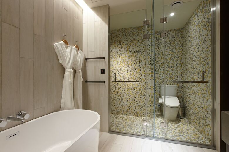Discovery Hotel