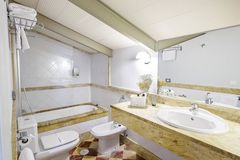 Hostal Hotel Gastron�mico La Bre�a
