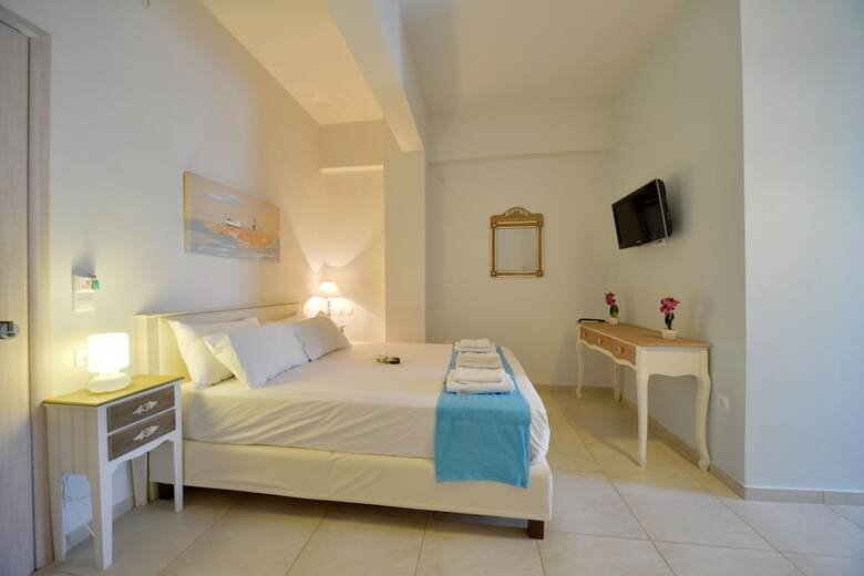 Hotel Niriides Luxury Studios