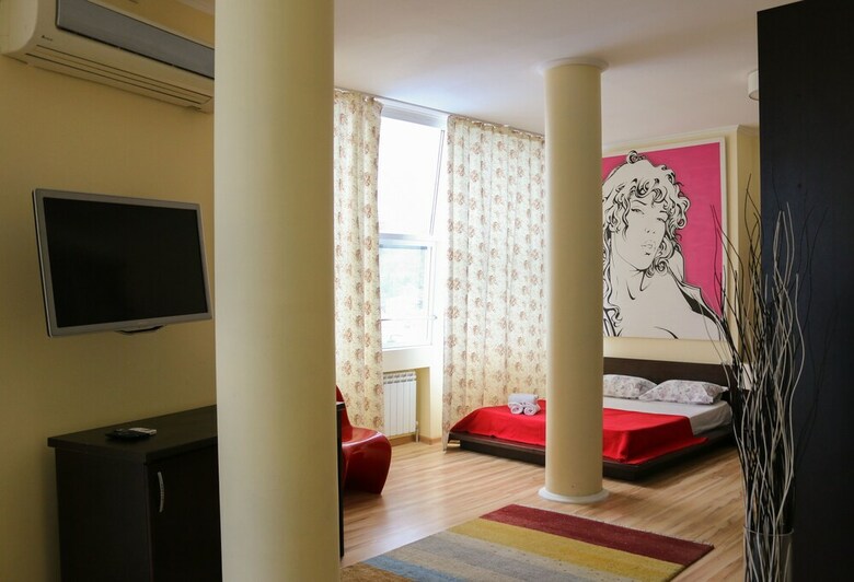 Hotel Laza Hall