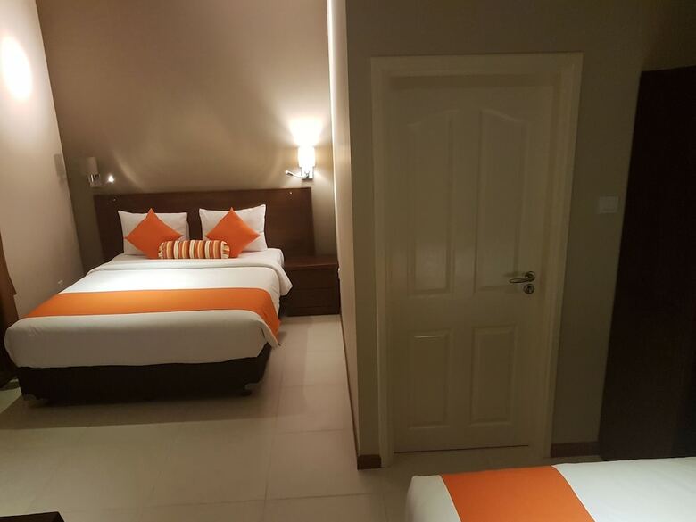 Hotel The Ridge Residence