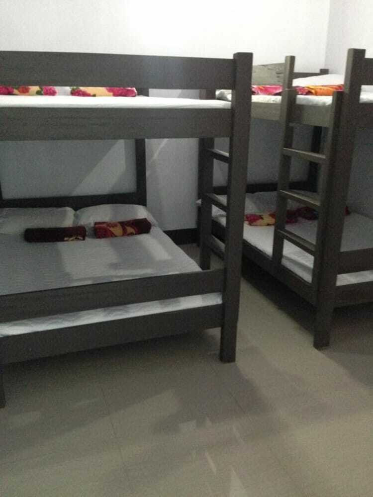Hostal Ysraela Lodging House - Burgos - Hostel