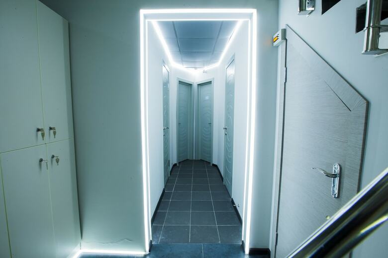 Buran Capsule Hotel - Hostel