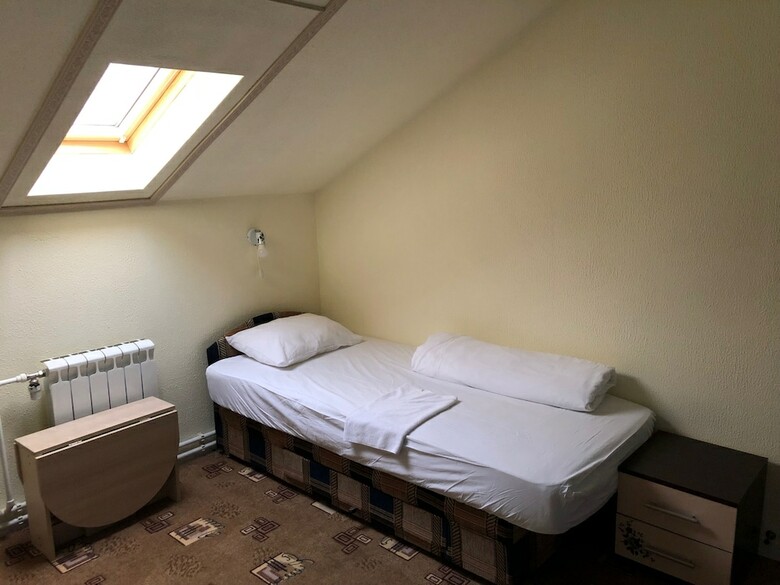 Buran Capsule Hotel - Hostel