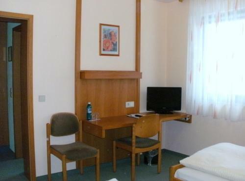 Hostal Gasthof Landhotel Gr�ner Baum