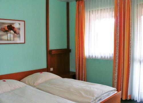 Hostal Gasthof Landhotel Gr�ner Baum