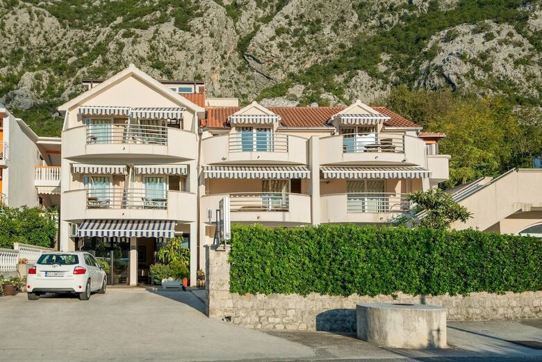 Apartments Ivardic