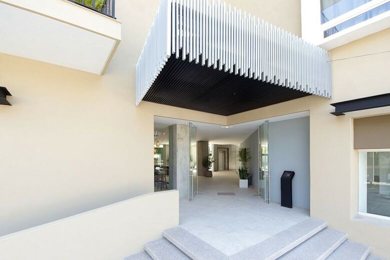 Designer Condo In Zona Romantica
