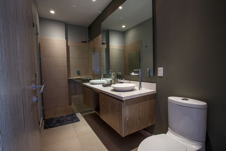 Designer Condo In Zona Romantica